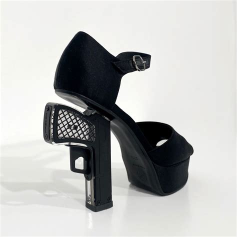 Gun Shoes: Chanel Vice Heels 